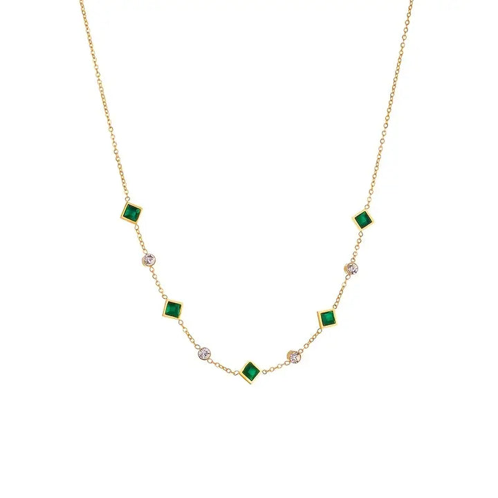 Amaia | Women’s necklace with emerald green stones and gold finish