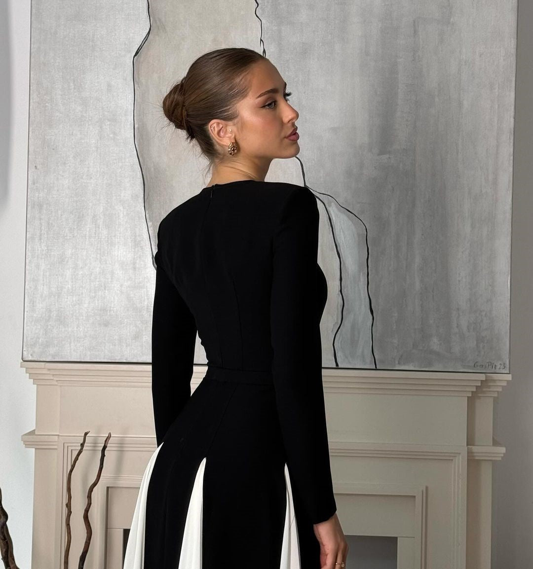 Paisley | Sleek spliced two-toned crewneck slim-fit maxi dress