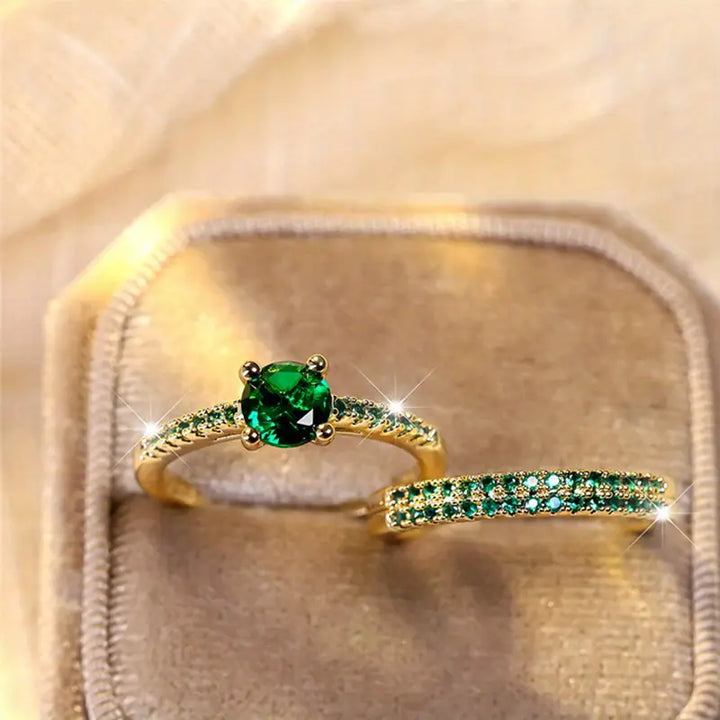 Choly | Women’s emerald green ring set with crystal accents