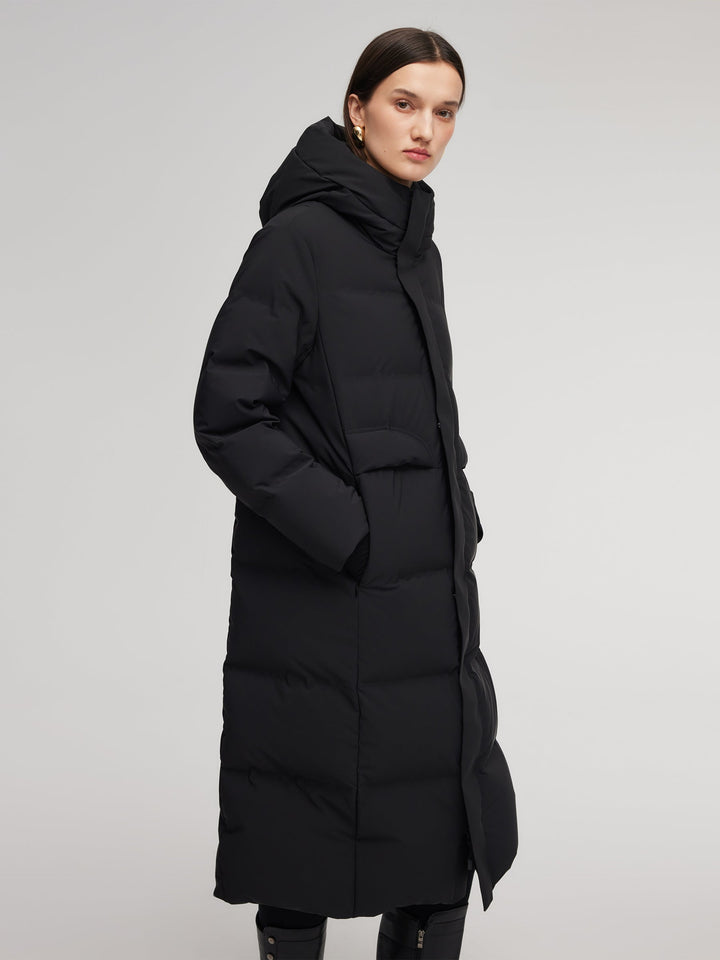 Saelyn | Women’s long hooded winter coat with a streamlined, insulated silhouette