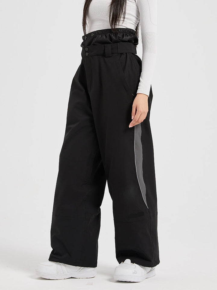Evan | Women’s insulated snow pants with relaxed shaping and winter-ready detailing