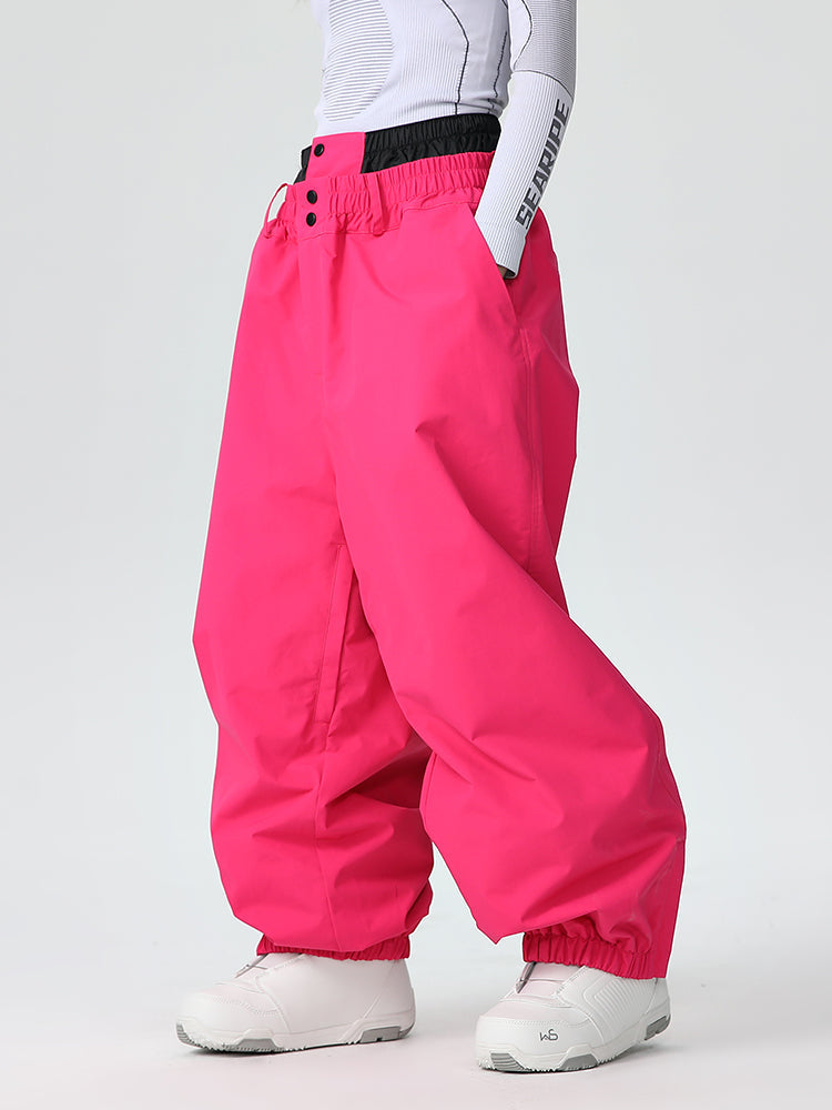 Taria | Women’s baggy snow pants with mountain-ready cargo shaping