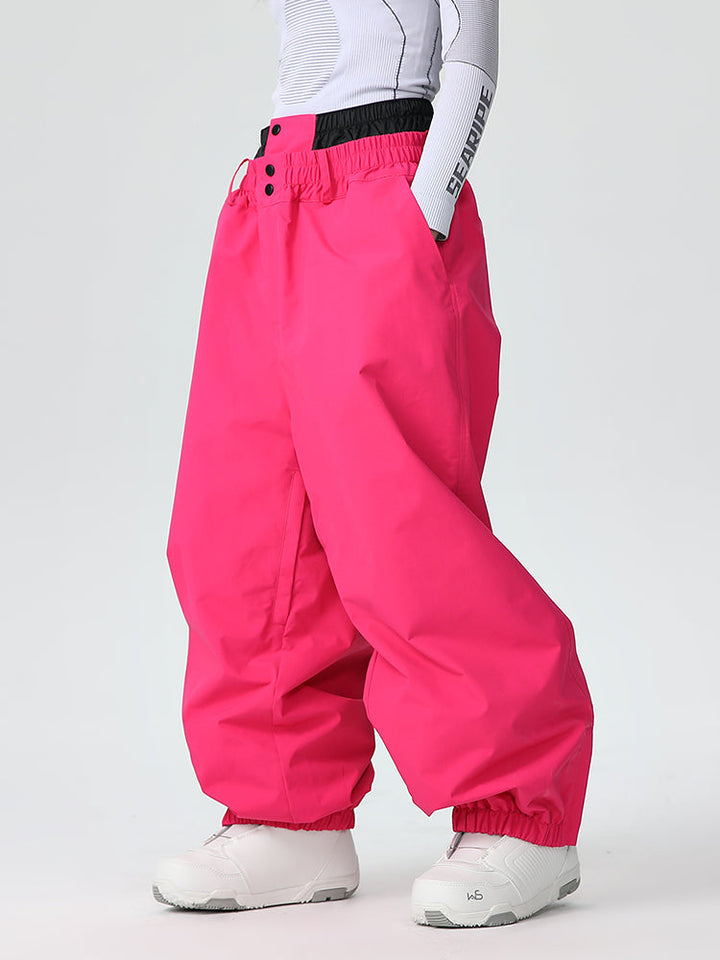 Taria | Women’s baggy snow pants with mountain-ready cargo shaping