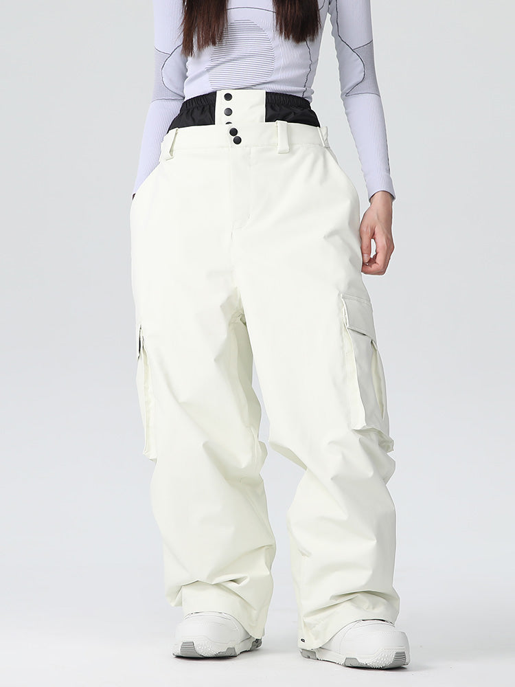 Jorlyn | Women’s baggy snow pants with mountain-ready cargo shaping