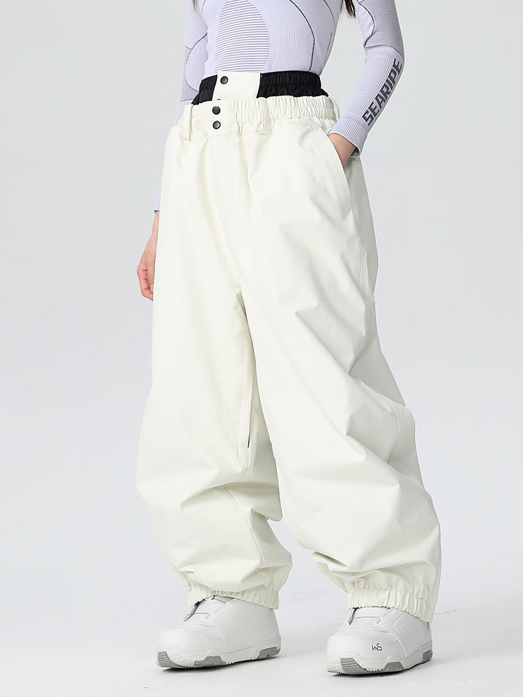 Taria | Women’s baggy snow pants with mountain-ready cargo shaping