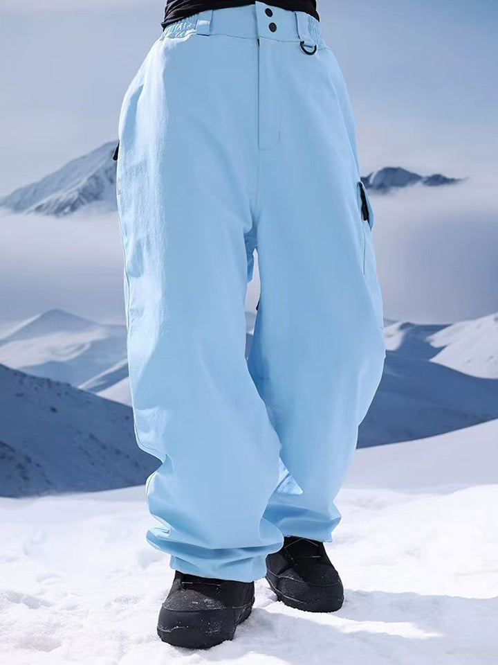 Arliss | Women’s baggy snow pants with performance-driven shaping