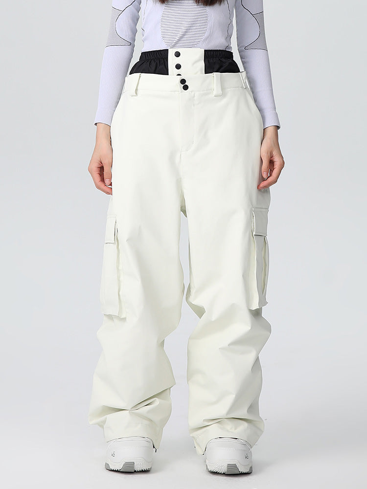 Jorlyn | Women’s baggy snow pants with mountain-ready cargo shaping