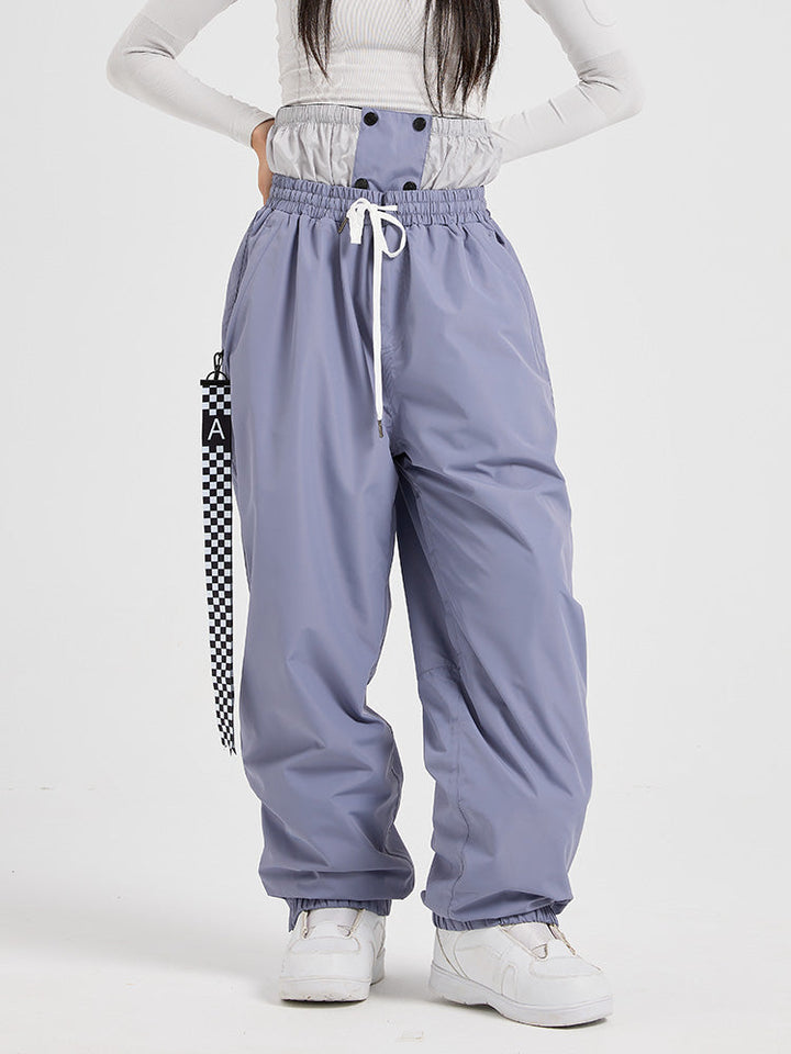 Wesslyn | Women’s baggy snow pants with freestyle cargo detailing