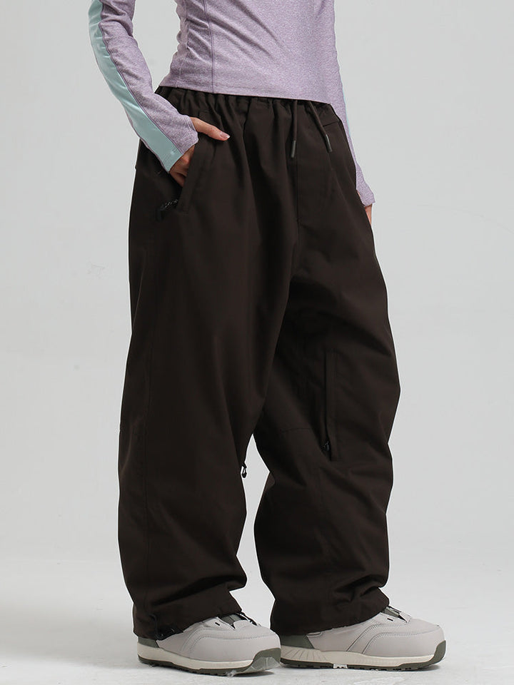 Veyra | Women’s cargo snow pants with freestyle-inspired street shaping