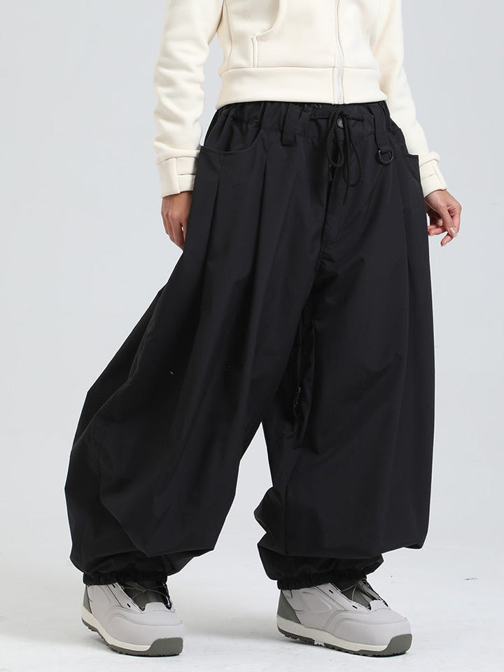 Vayla | Women’s super baggy snow pants with park-ready cargo shaping
