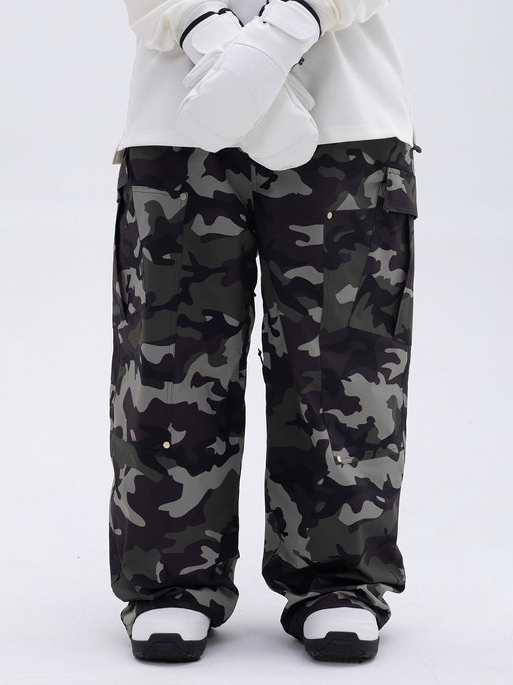 Zayra | Women’s baggy freestyle snow pants with a double-knee workwear silhouette