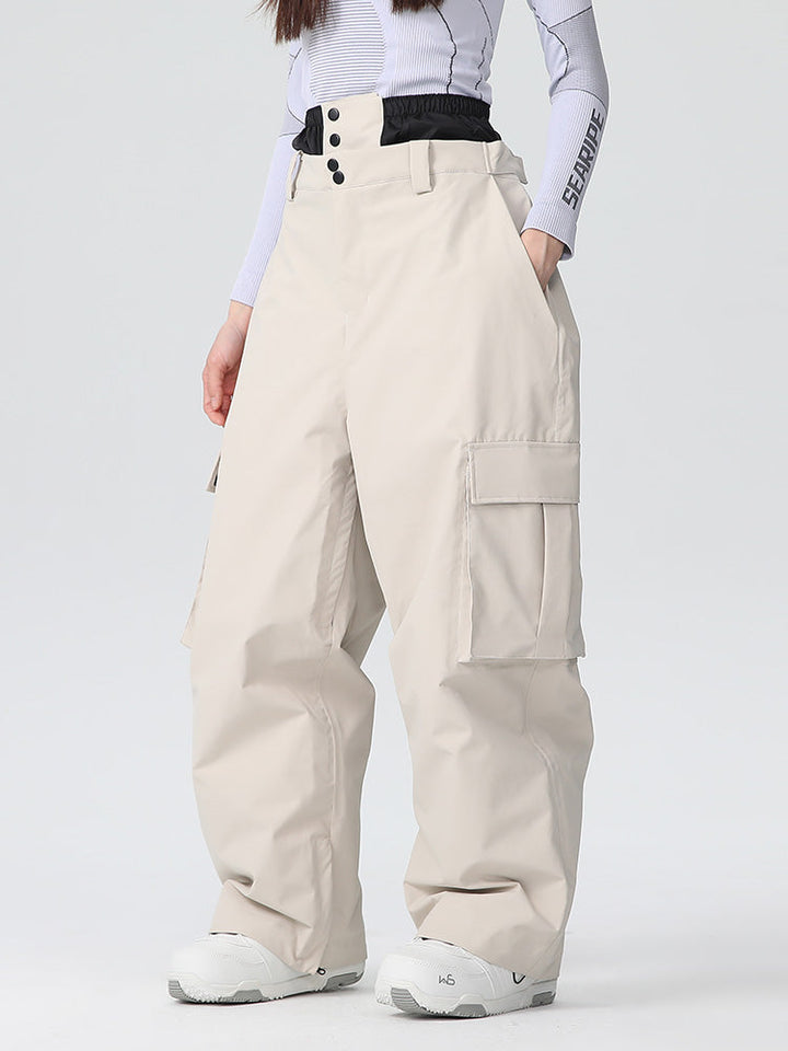 Jorlyn | Women’s baggy snow pants with mountain-ready cargo shaping
