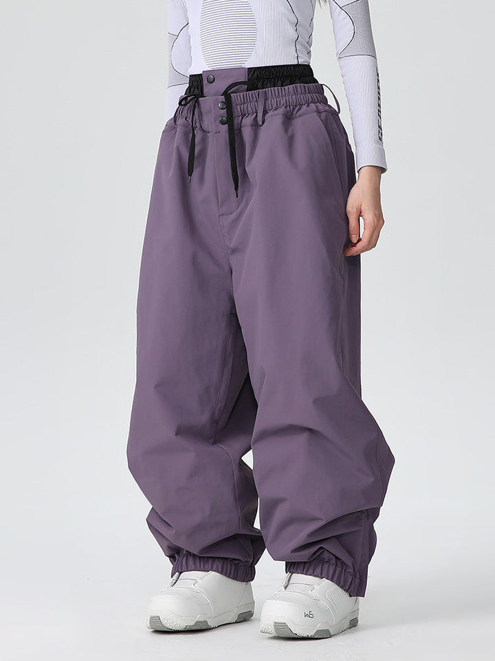 Taria | Women’s baggy snow pants with mountain-ready cargo shaping