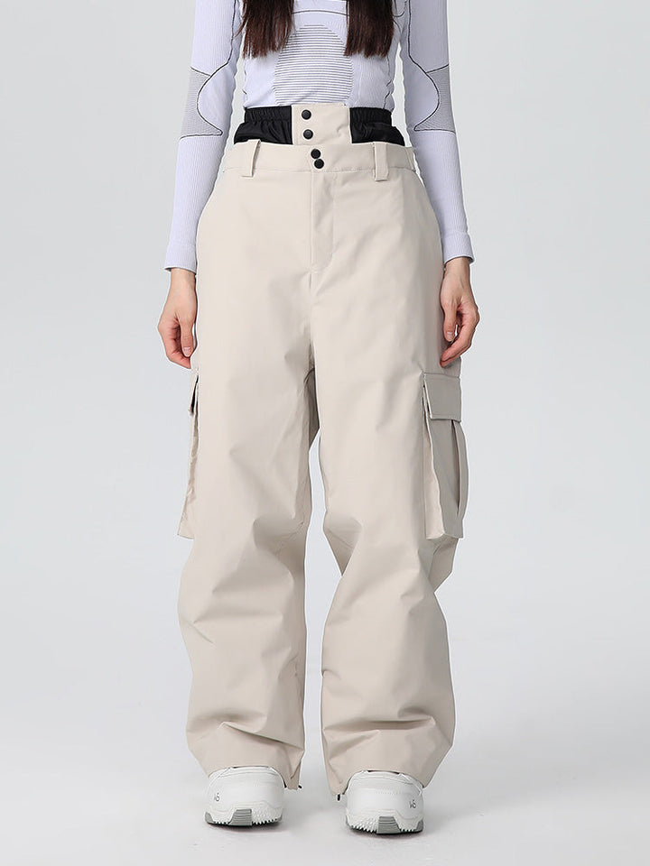 Jorlyn | Women’s baggy snow pants with mountain-ready cargo shaping