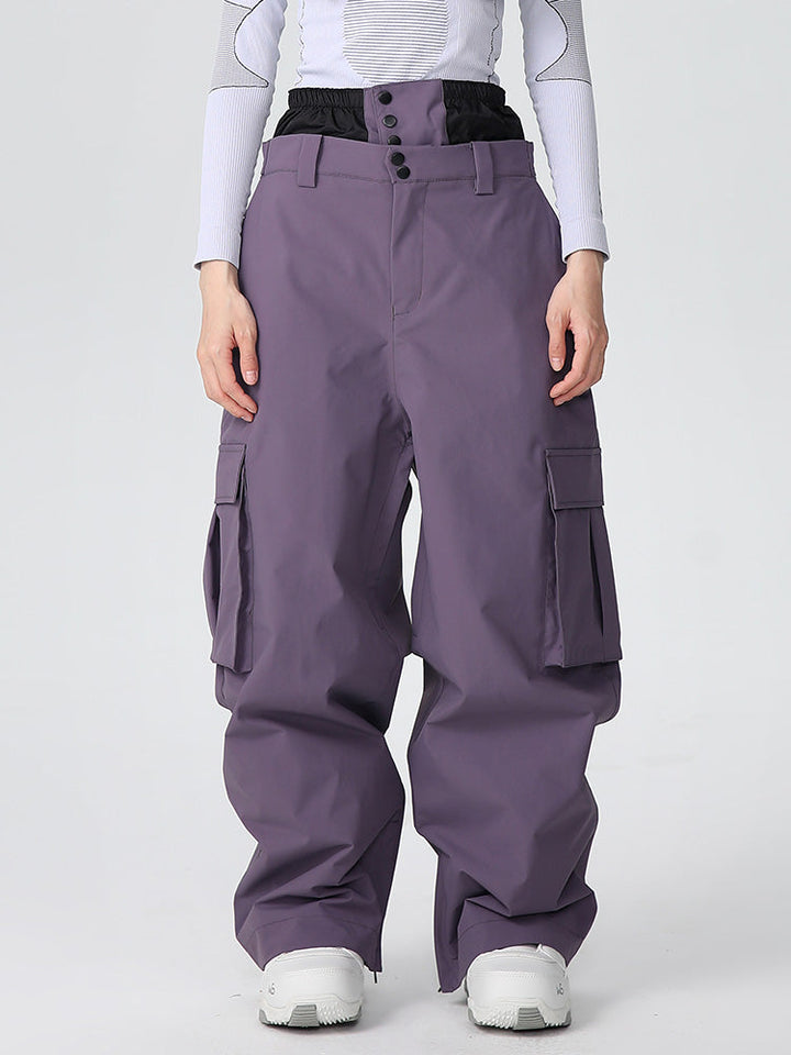 Jorlyn | Women’s baggy snow pants with mountain-ready cargo shaping