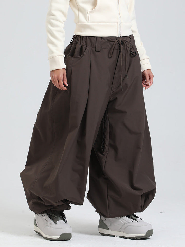 Vayla | Women’s super baggy snow pants with park-ready cargo shaping