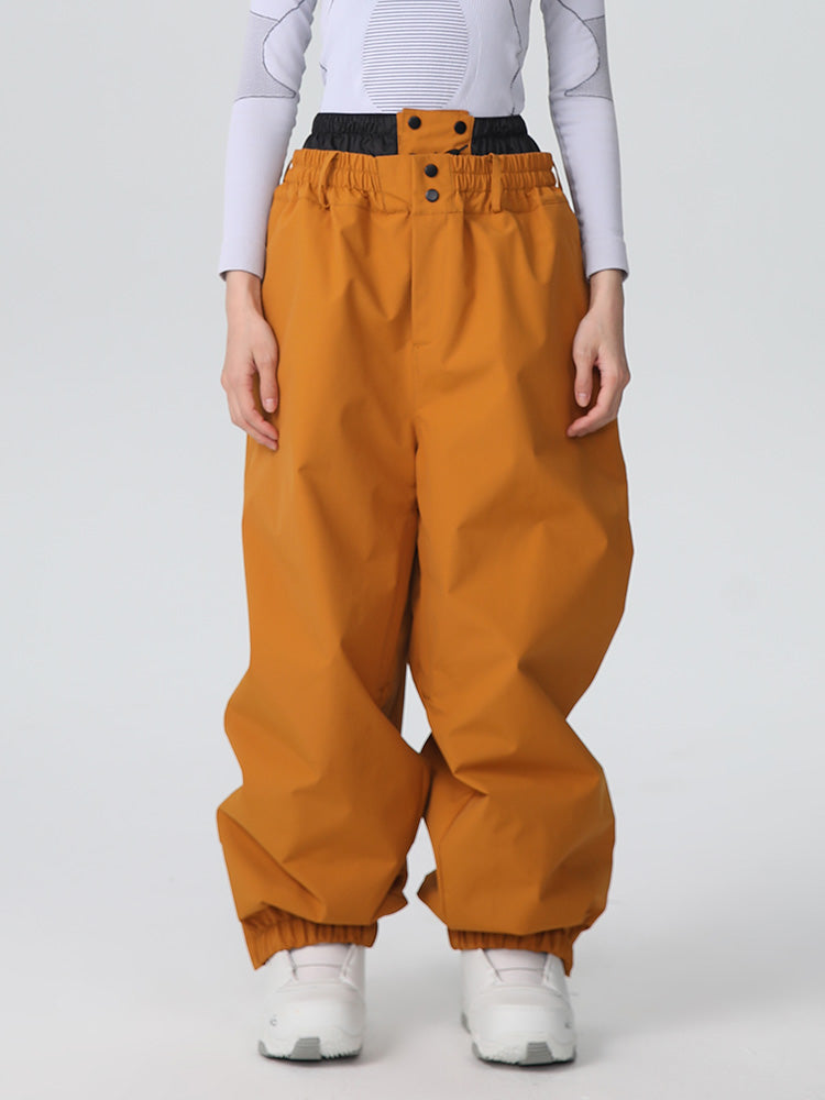 Taria | Women’s baggy snow pants with mountain-ready cargo shaping