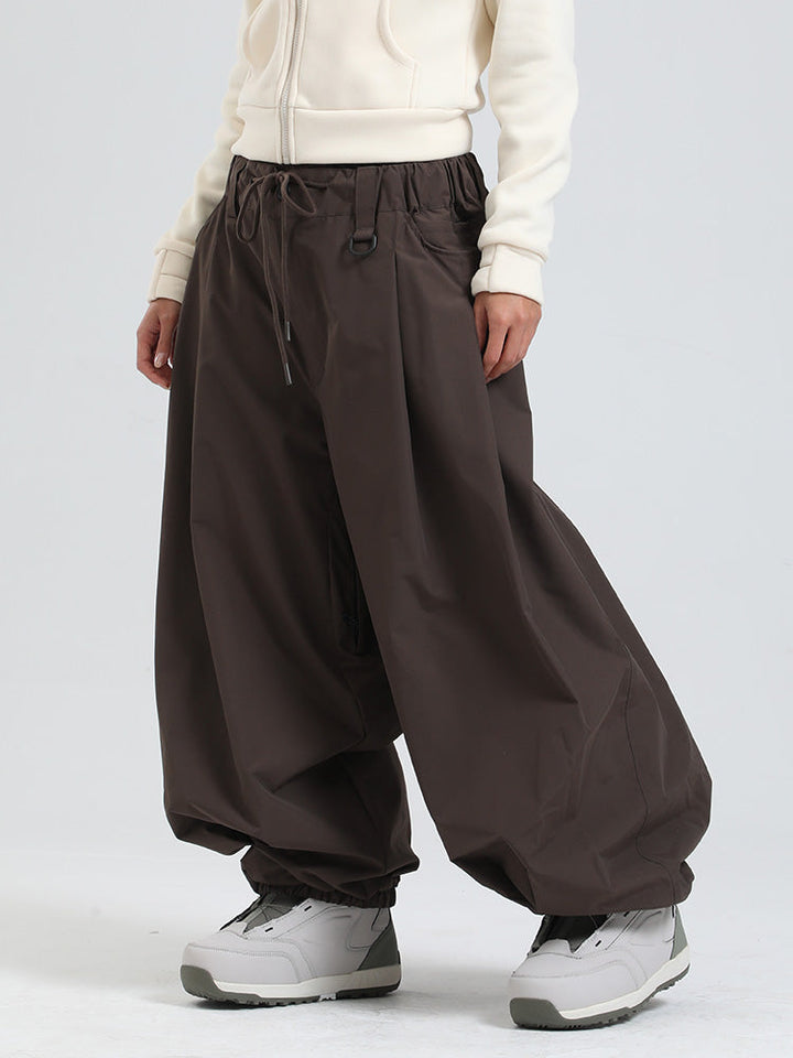 Vayla | Women’s super baggy snow pants with park-ready cargo shaping