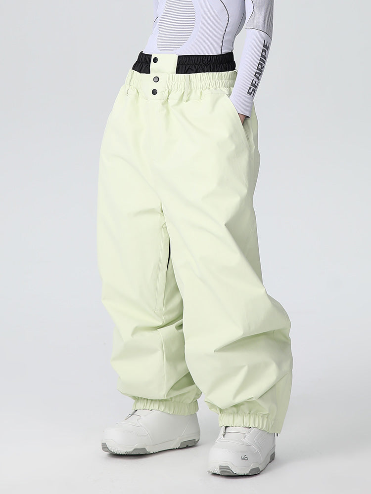 Taria | Women’s baggy snow pants with mountain-ready cargo shaping
