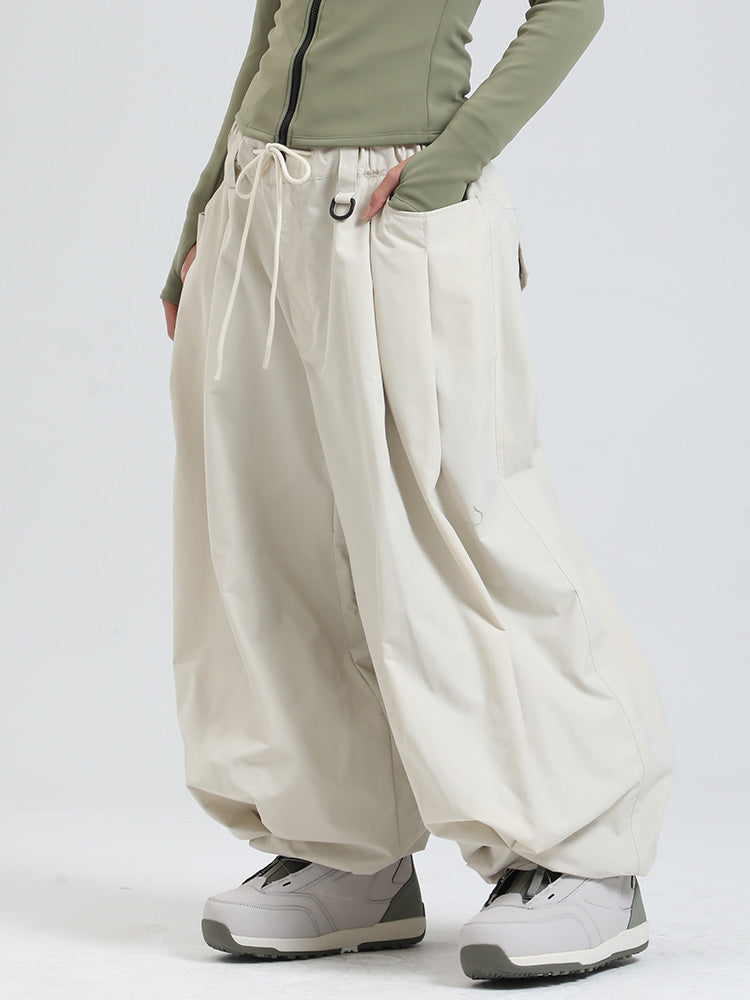 Vayla | Women’s super baggy snow pants with park-ready cargo shaping