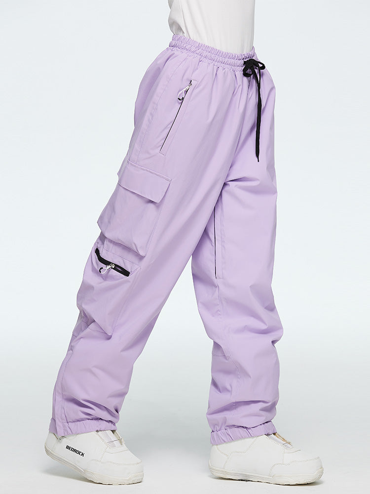Arlenne | Women’s cargo snow pants with baggy mountain-ready shaping