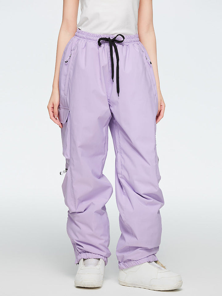 Arlenne | Women’s cargo snow pants with baggy mountain-ready shaping
