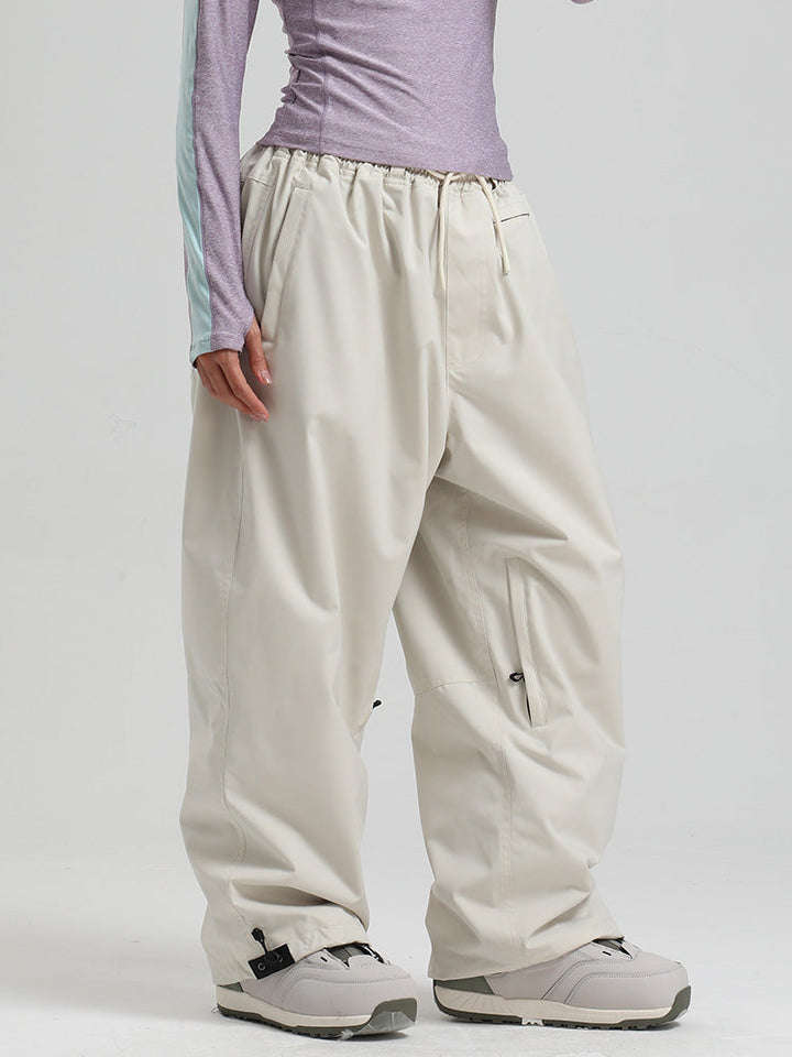 Veyra | Women’s cargo snow pants with freestyle-inspired street shaping