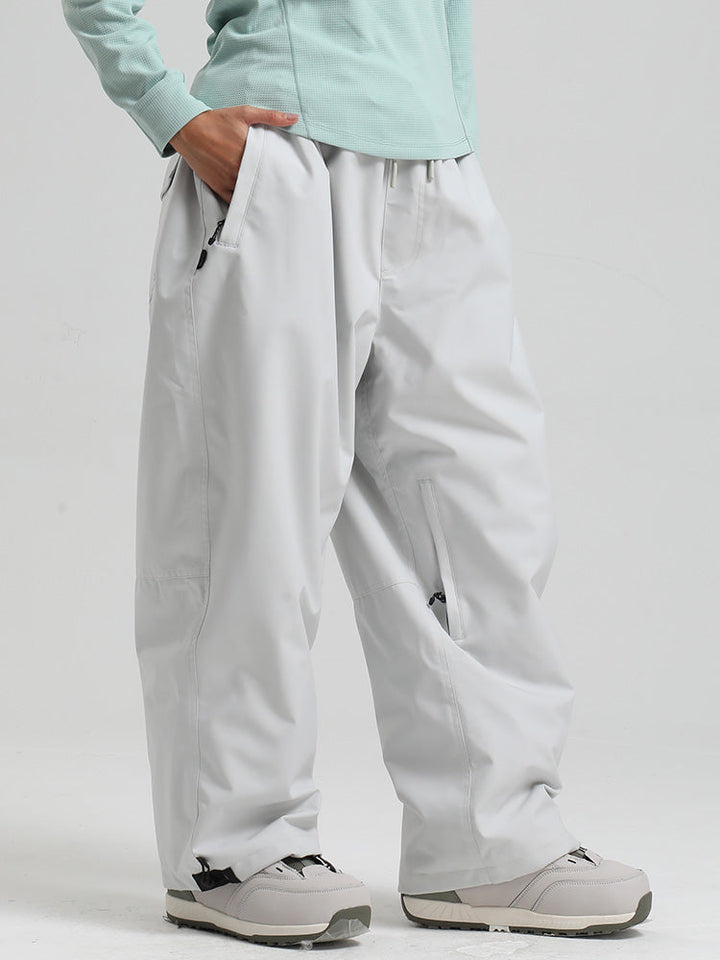 Veyra | Women’s cargo snow pants with freestyle-inspired street shaping