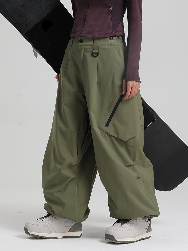 Letha | Women’s baggy snow pants with urban-inspired cargo shaping