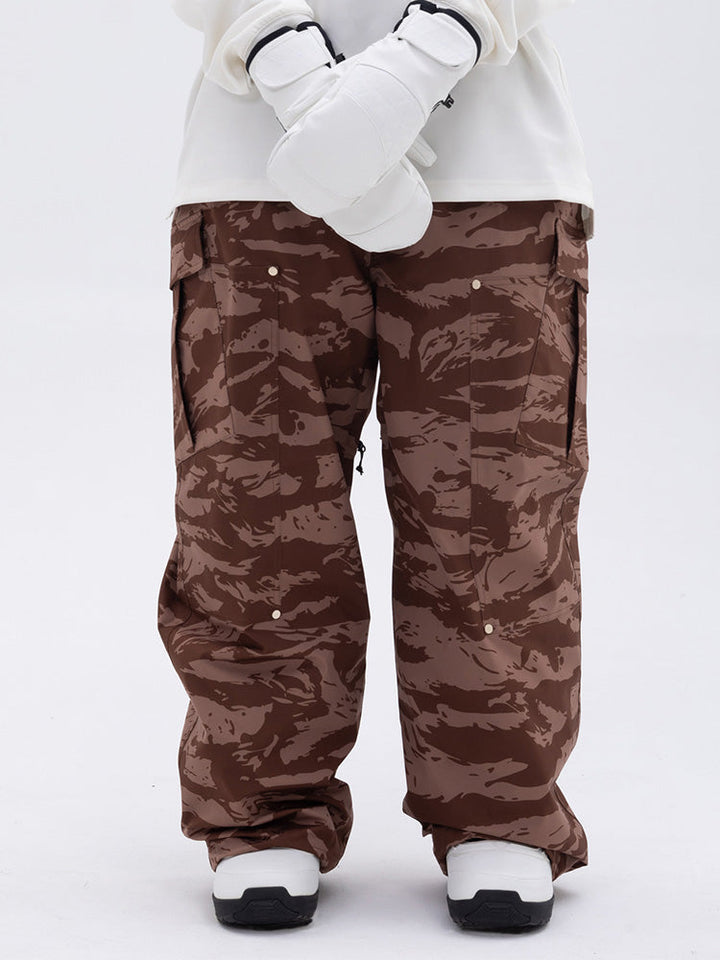 Zayra | Women’s baggy freestyle snow pants with a double-knee workwear silhouette