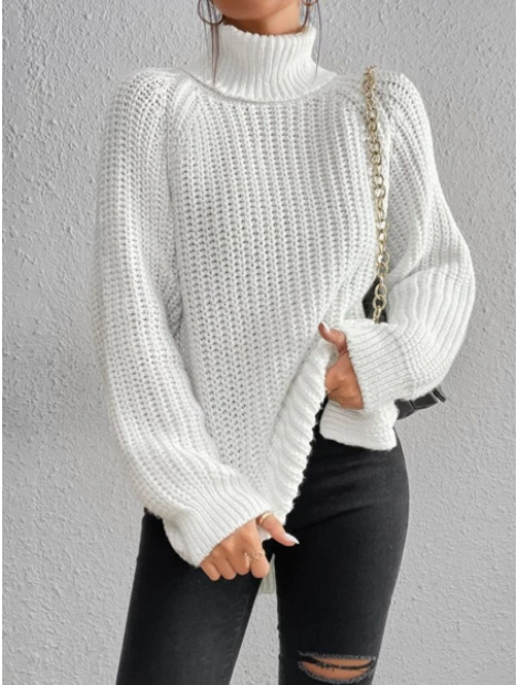 Wrynn | Women’s turtleneck sweater with raglan sleeves and a split hem silhouette