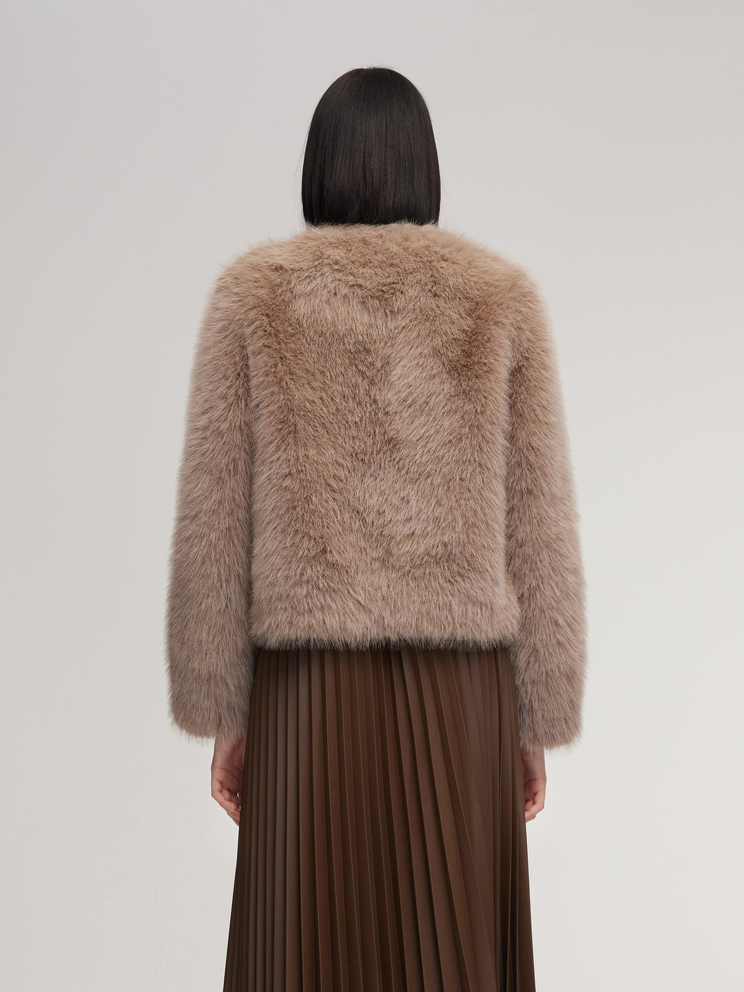 Sylin | Women’s plush V-neck coat with a soft, voluminous silhouette