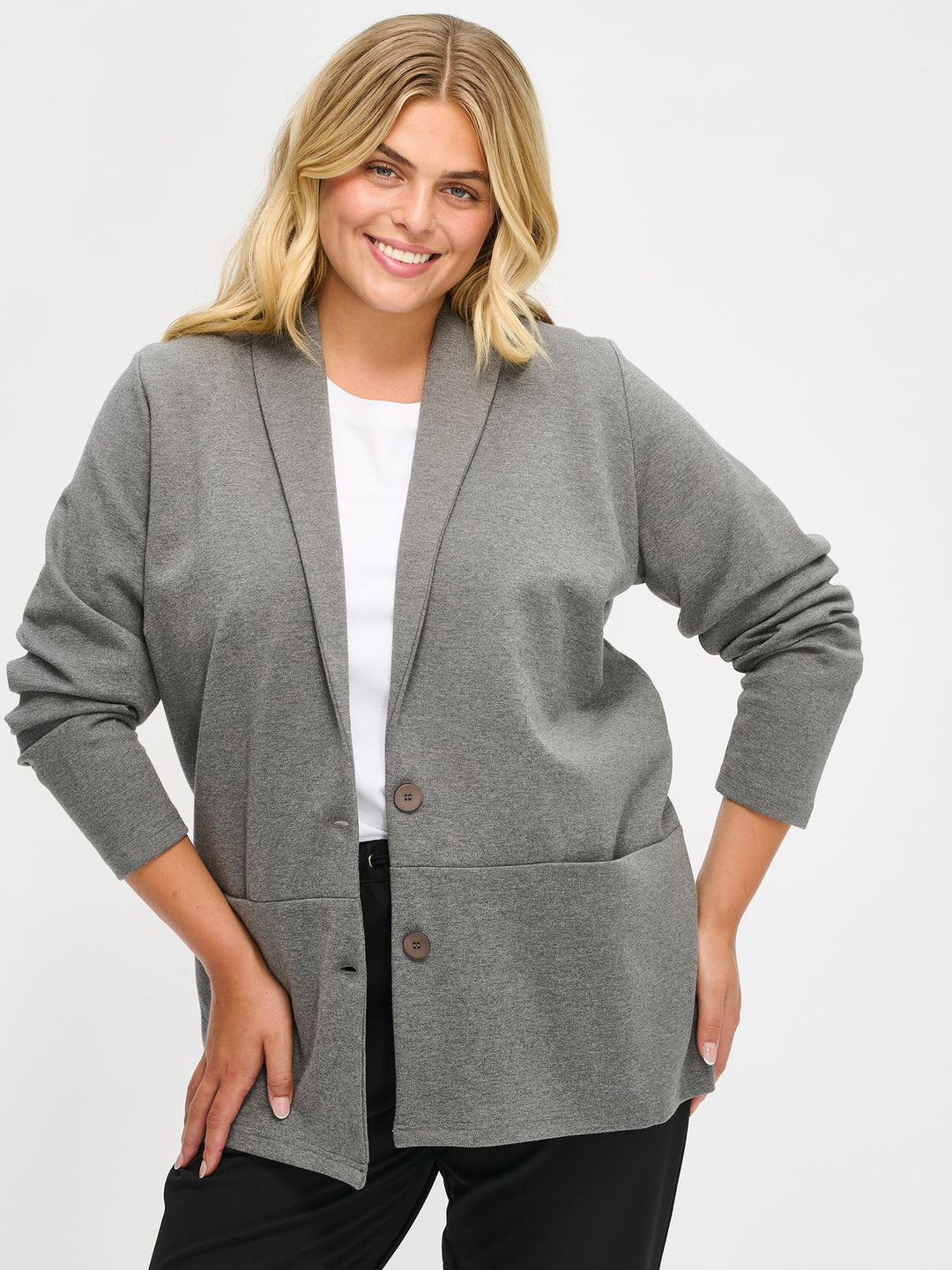 Sabie | Women’s classic knit button blazer