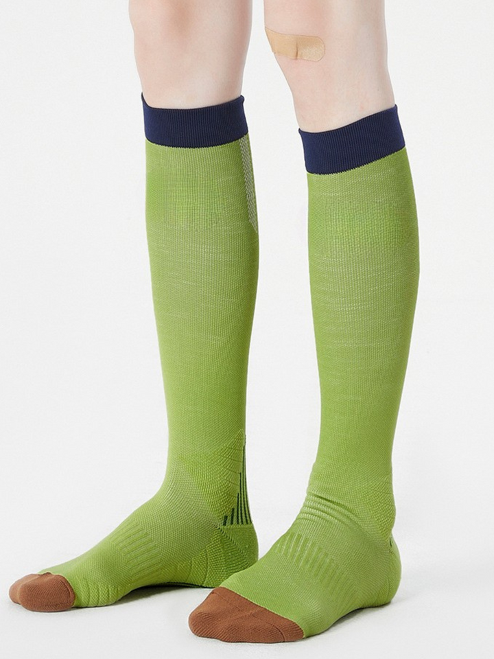 Elariah | Women’s premium moisture-control calf socks