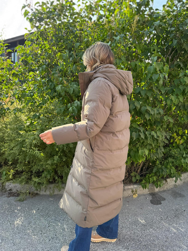 Dalynn | Women’s long hooded winter coat with a refined midi-length silhouette