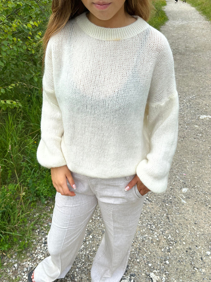 Blair | Women’s oversized knit with balloon sleeve design