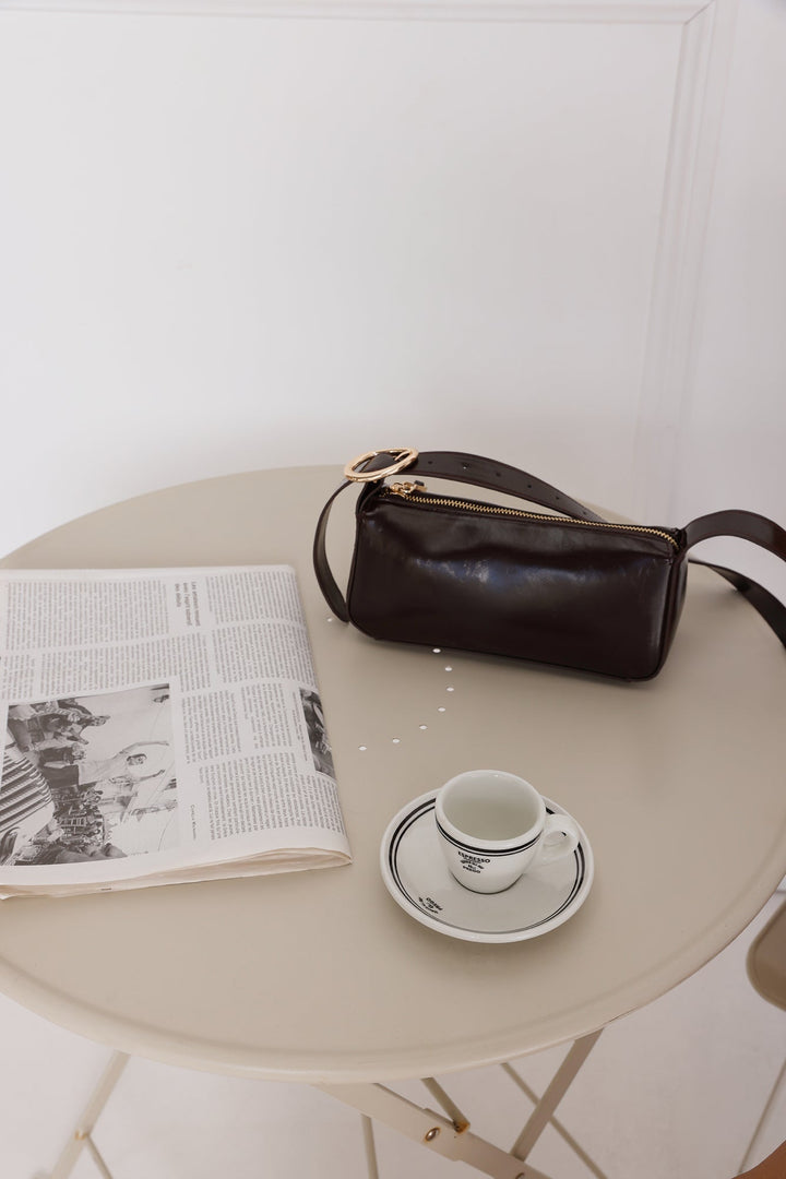 Gwenie | Women’s rectangular shoulder bag with adjustable strap