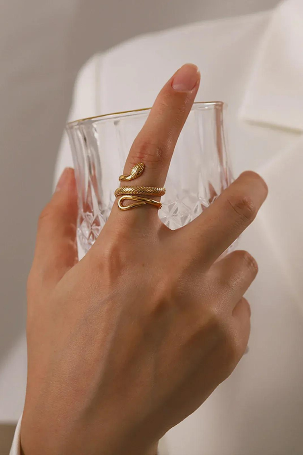 Dakota | Women's statement ring with sculpted snake