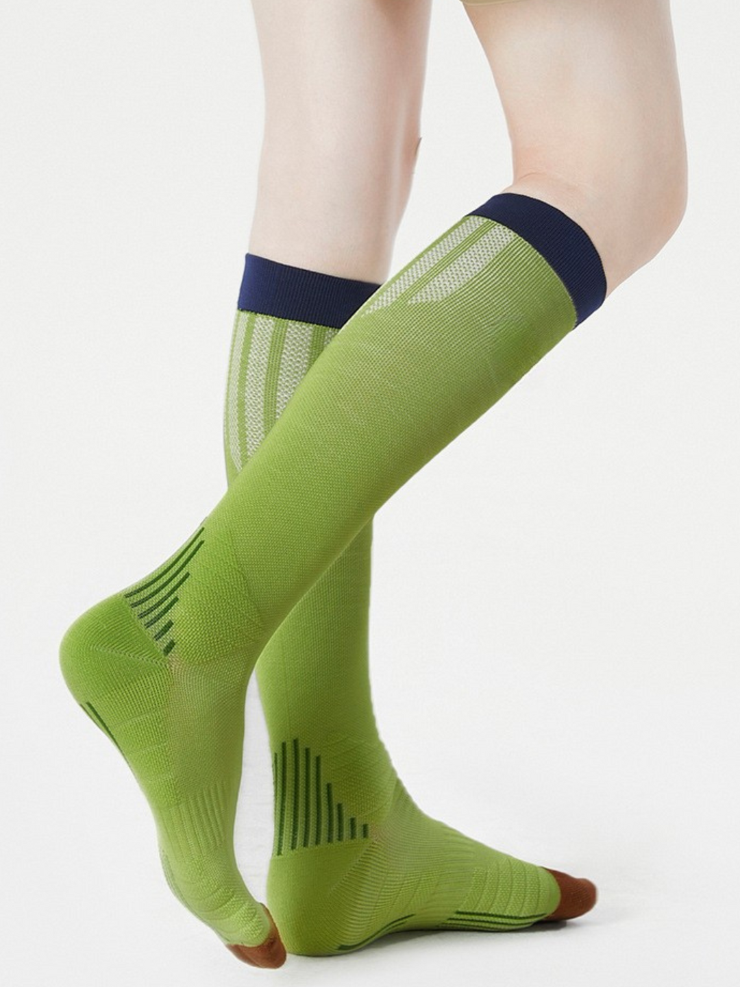 Elariah | Women’s premium moisture-control calf socks