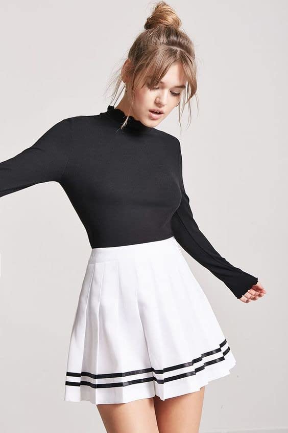 Diva | Women’s pleated mini skirt with striped hem design