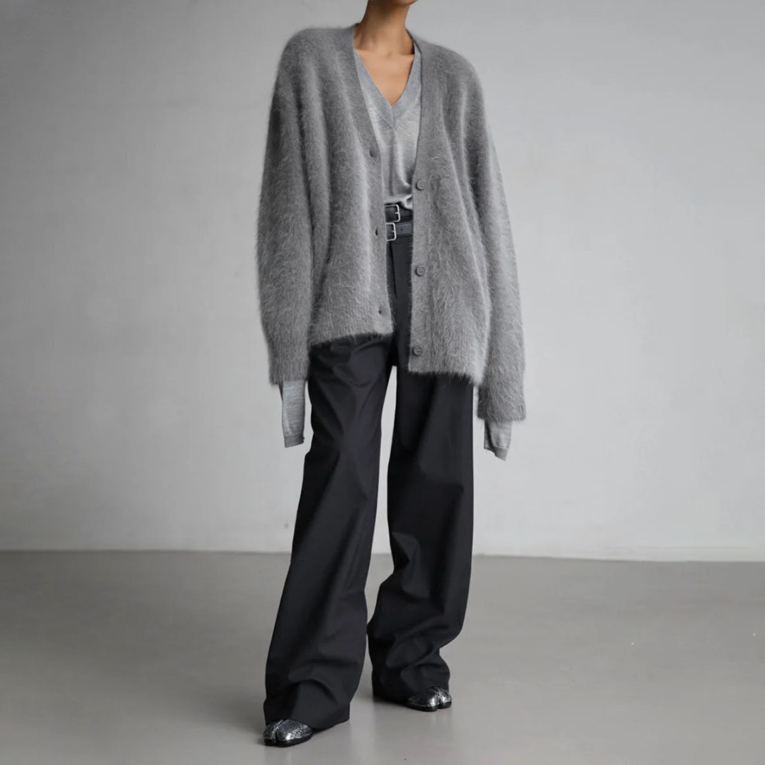 Donna | Women’s knit cardigan with modern versatile design
