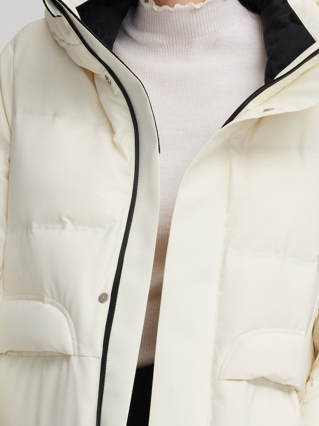 Saelyn | Women’s long hooded winter coat with a streamlined, insulated silhouette