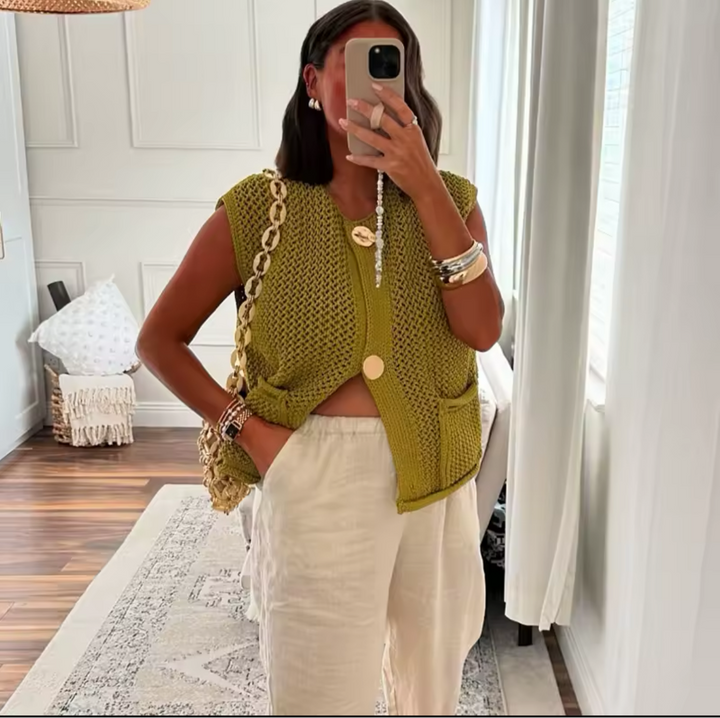 Dinna | Women’s chunky knit vest with statement buttons