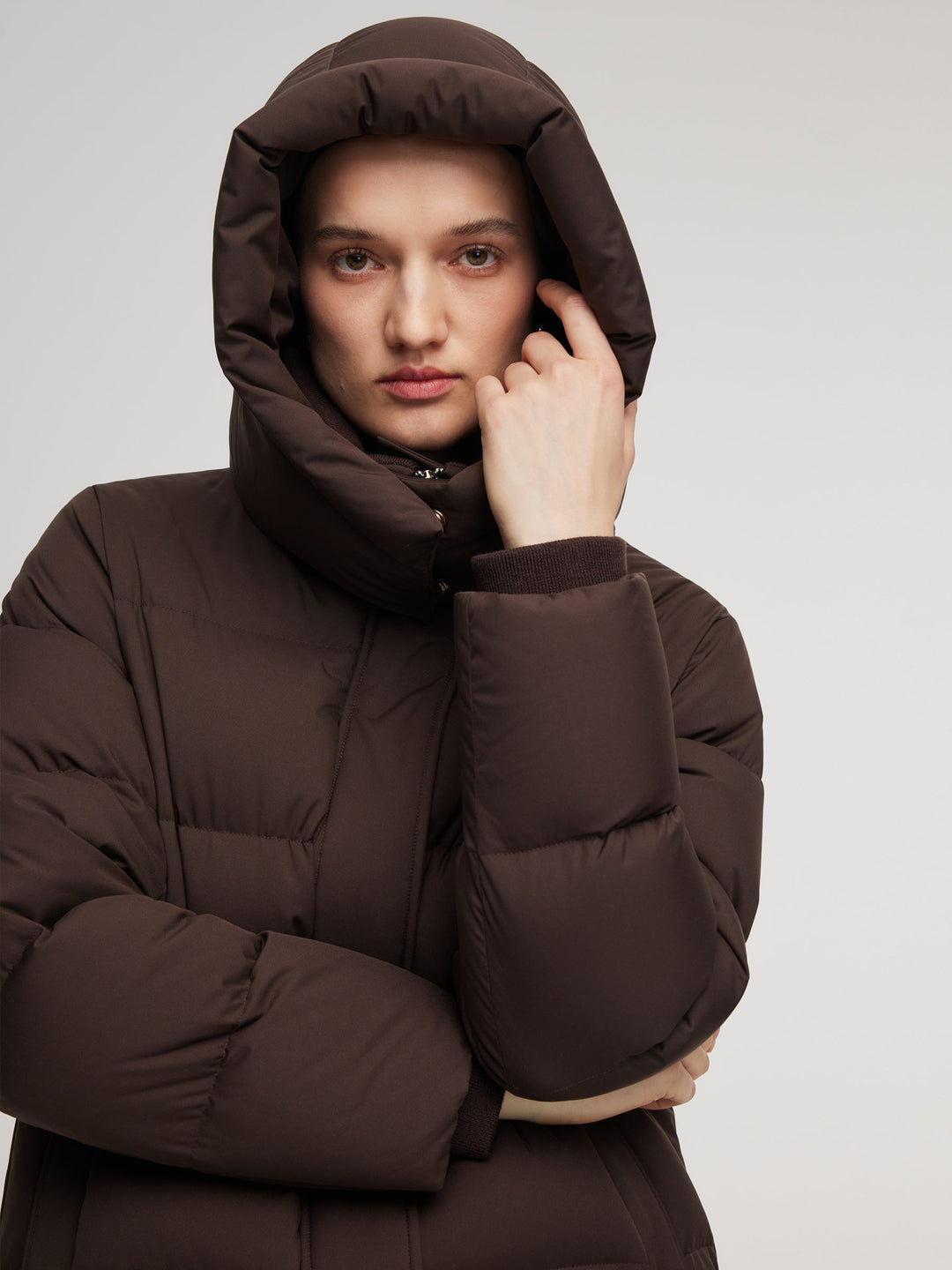 Zennah | Women’s long winter coat with an H-line silhouette and detachable hood