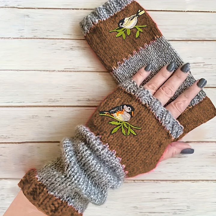 Alivia | Women's fingerless gloves with delicate embroidery