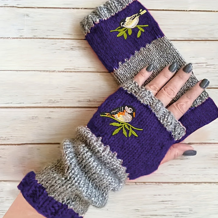Alivia | Women's fingerless gloves with delicate embroidery