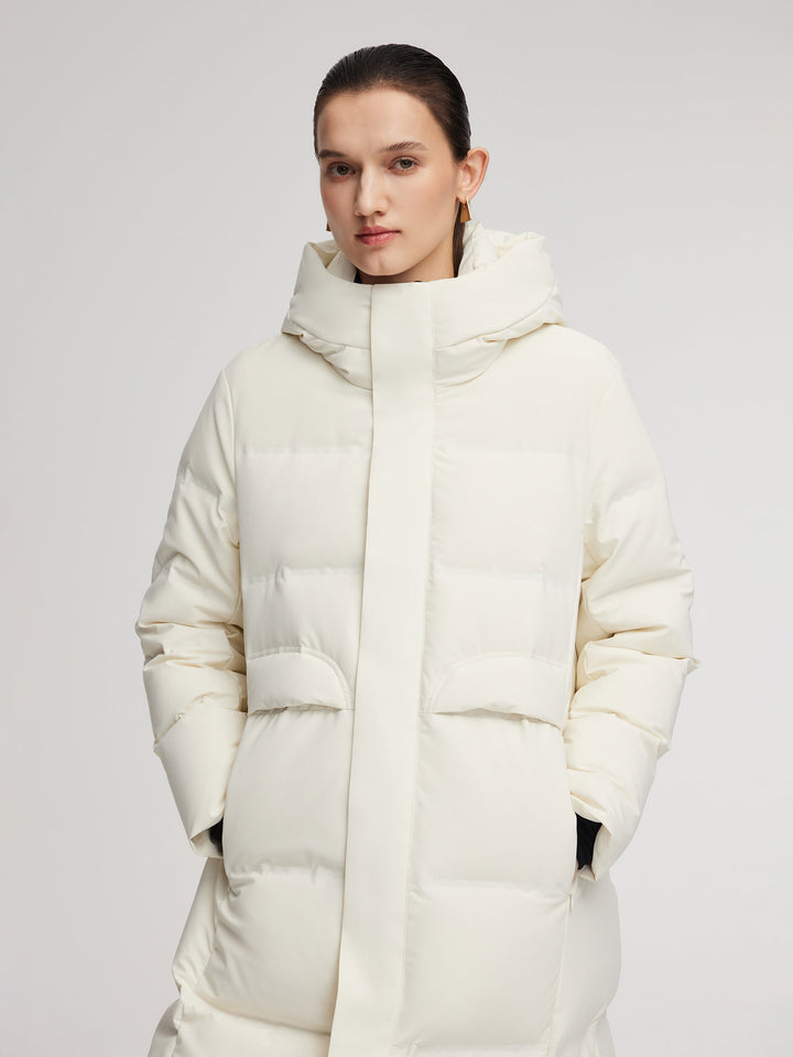 Saelyn | Women’s long hooded winter coat with a streamlined, insulated silhouette