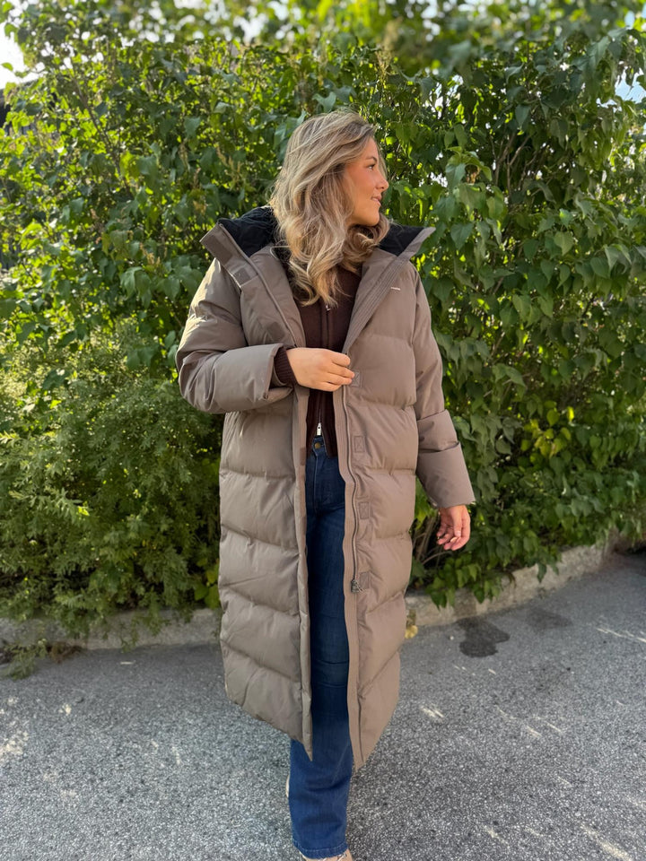 Dalynn | Women’s long hooded winter coat with a refined midi-length silhouette