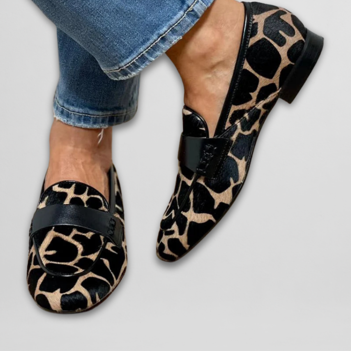 Presley | Women’s loafers with leopard pattern and black trim
