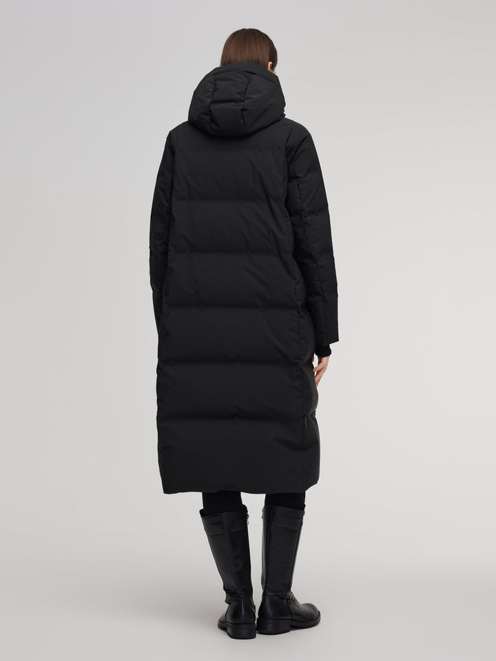 Saelyn | Women’s long hooded winter coat with a streamlined, insulated silhouette